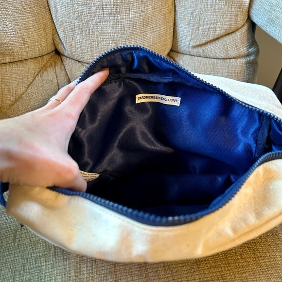 Gap Canvas Mini Zipper Bag - Picture 5 of 8